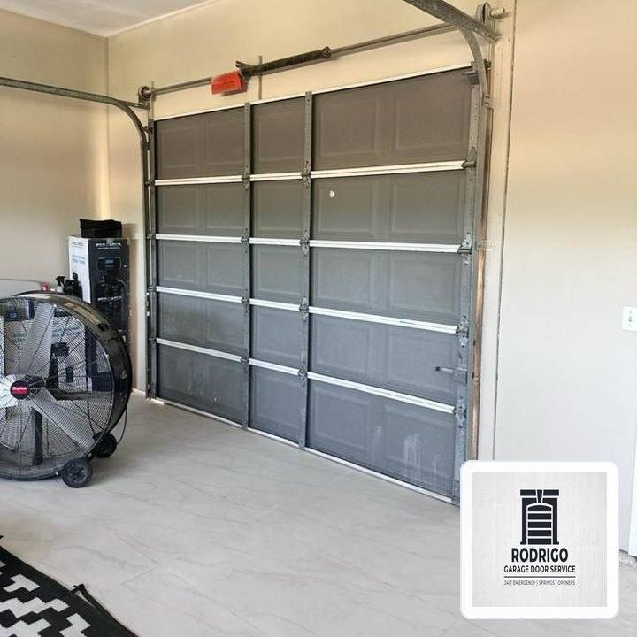 Off-Track Garage Door Emergency Realignment & Laser Calibration in Round Rock, TX